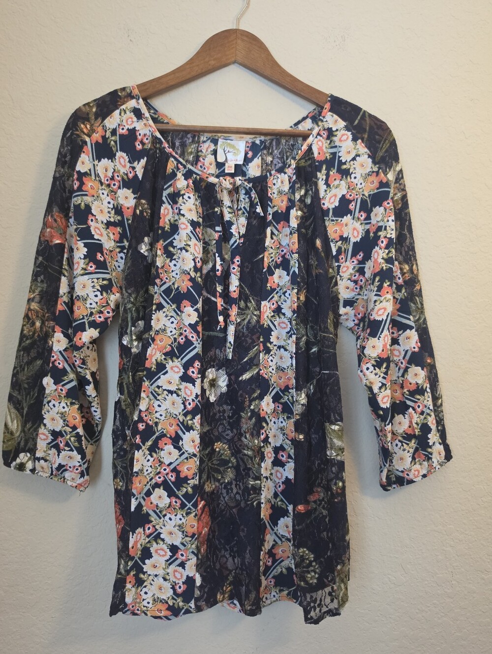 Fig & Flower Anthropologie Blouse Womens Medium Black Peach Orange Floral